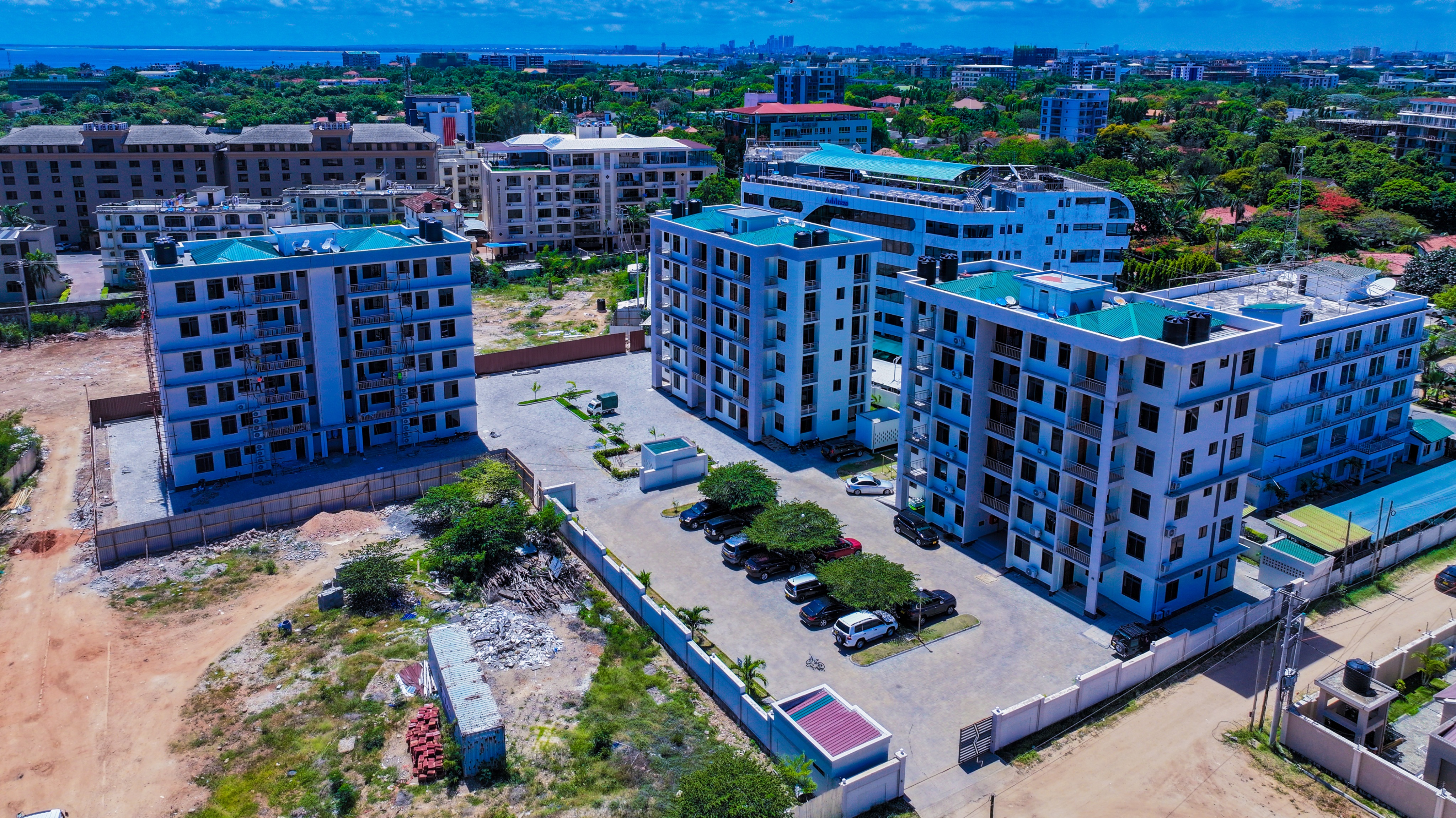 Ujenzi wa Nyumba za Makazi ya Watumishi wa Umma (Block 2 & 3) eneo la Canadian  Masaki Dar es Salaam.