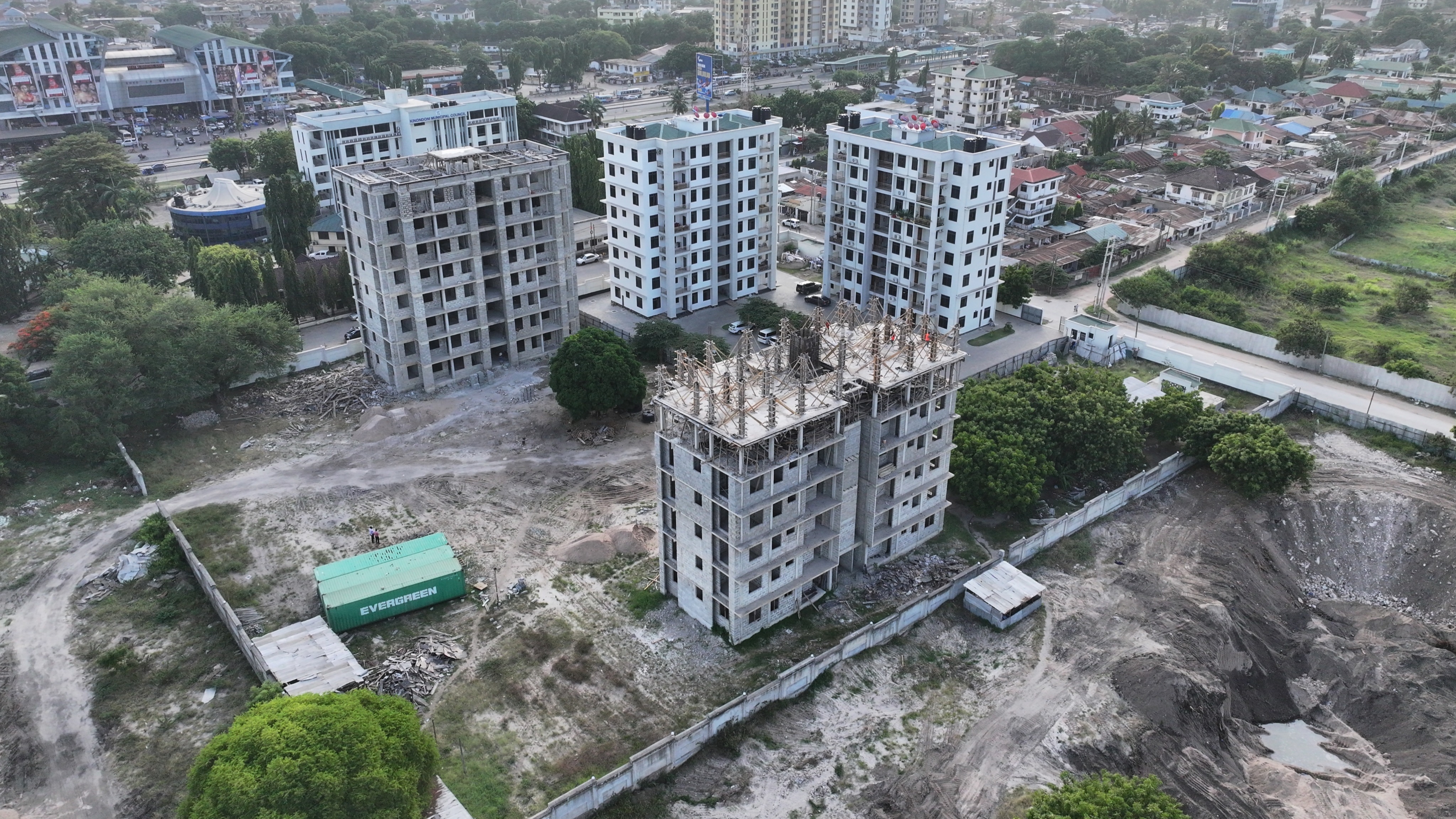 Ujenzi wa Ghorofa la Makazi ya Watumishi wa Umma Magomeni Quater Phrase II (Block C & D) Kinondoni Dar es Salaam.